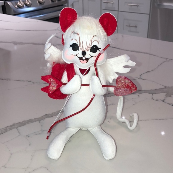 Annalee Cupid ❤️ - Picture 2 of 2